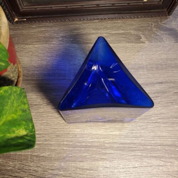 Art Glass Cobalt Blue Triangle Votive Holder by Gorgeous Designs 3 1/2 in - Picture 2 of 7